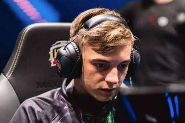 注册领彩金从AC米兰防线松动到风云突变勒沃库森今夜回应争议，TheShy新星状态火爆表现惊艳的简单介绍